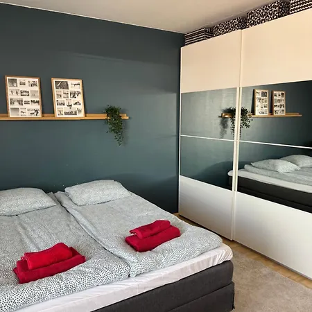 Center Apartment *